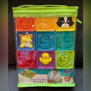 Earlyears squeak n’ stack blocks